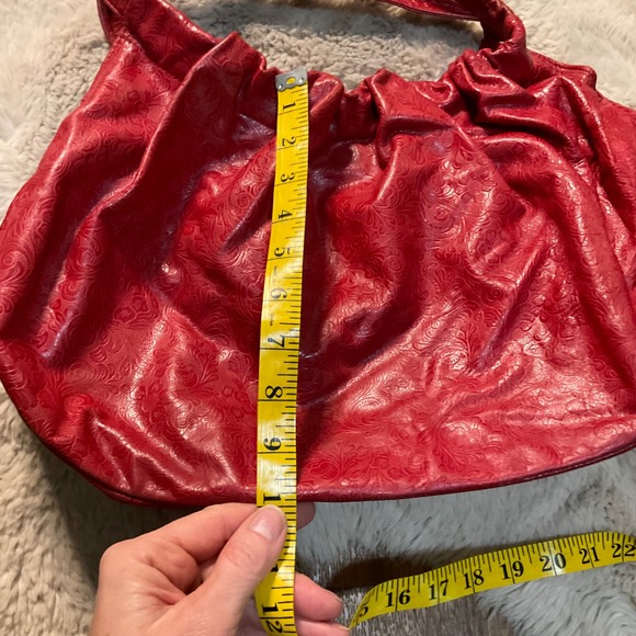 Hype Shoulder Bag Purse Red Engraved Scrunch Top Snap Closure Floral Women Hobo - Picture 4 of 9